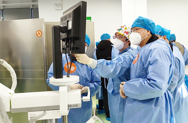 UBE腰椎管減壓術(shù)和椎間融合術(shù)實(shí)操訓(xùn)練營，普愛C形臂全程護(hù)航