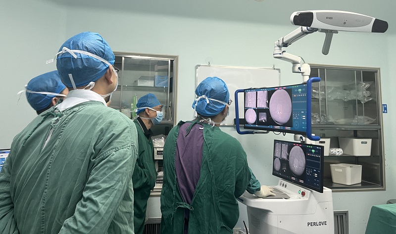 醫(yī)院使用骨科手術(shù)機(jī)器人